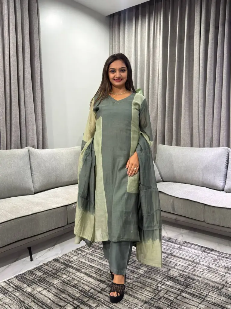 Dual Tone Banarasi Mull Chanderi Kurta Set