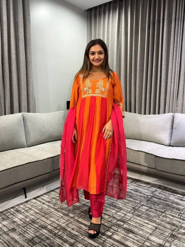 Premium Banarasi Mull Chanderi Floral Zari Kurta Set
