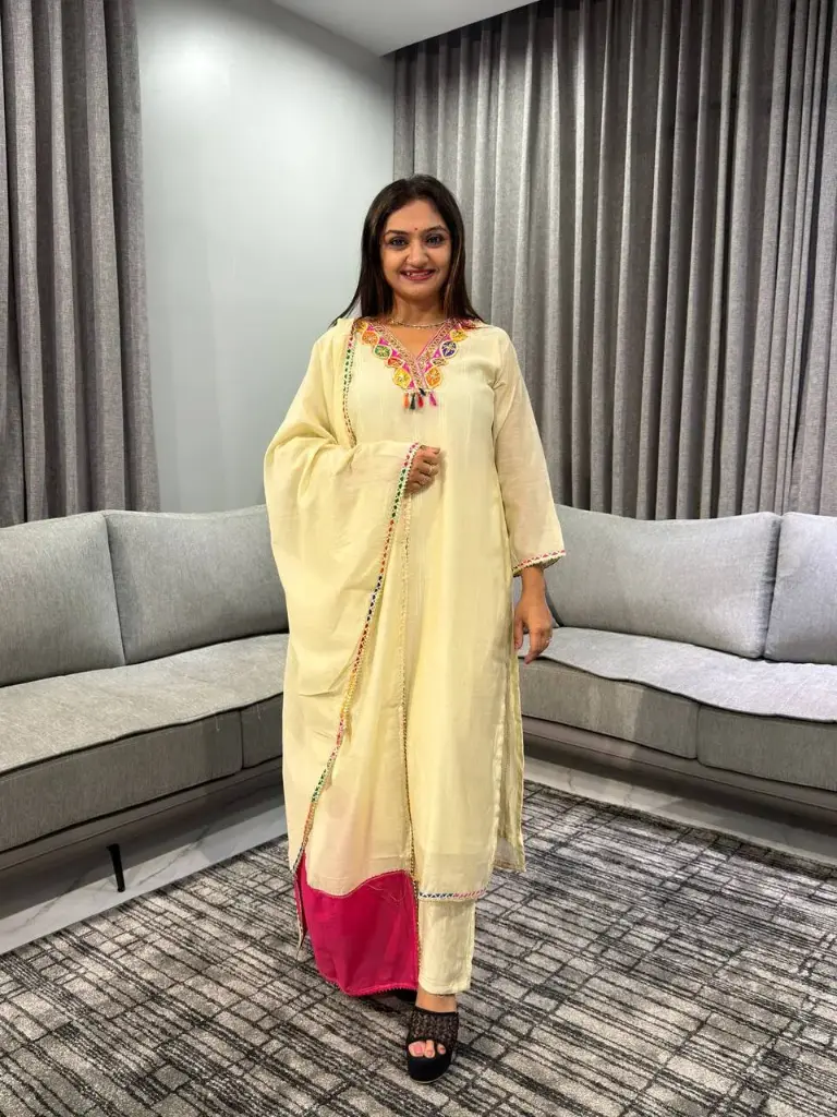 Ivory Vintage Hand Work Banarasi Mull Chanderi Kurta Set
