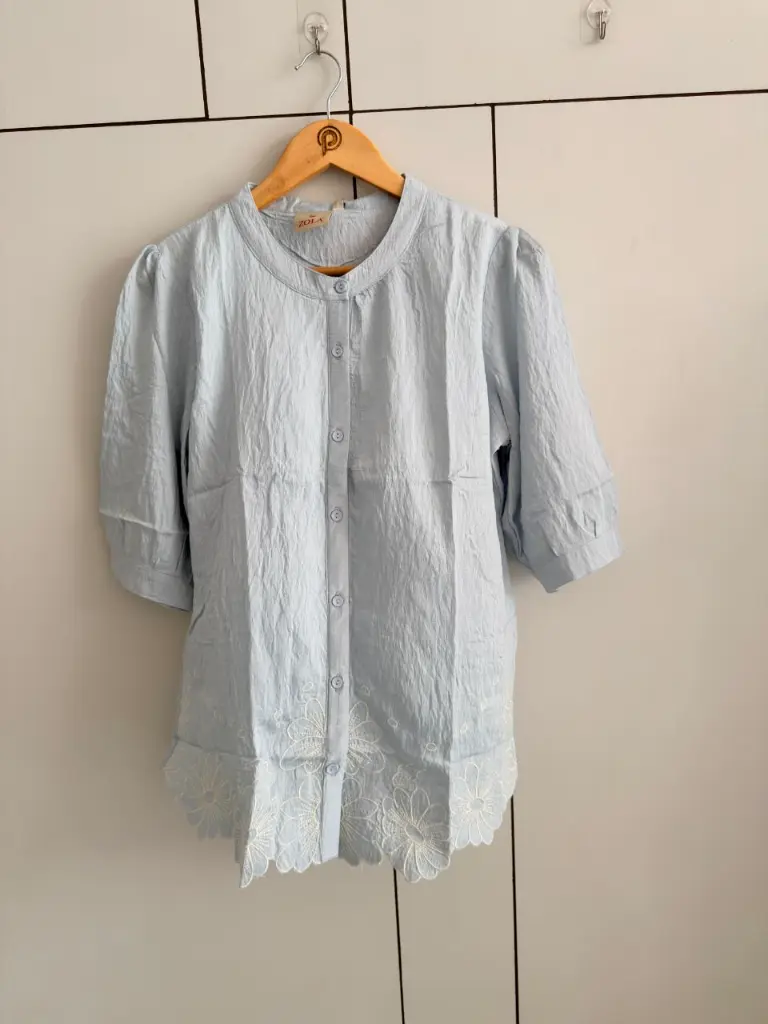 Light Blue Scallop-Hem Embroidered Pure Imported Linen Top
