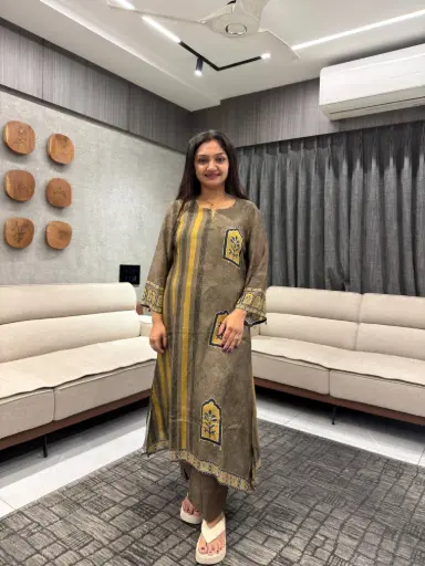[1620] Heritage Stripe Viscose Muslin Kurta Set