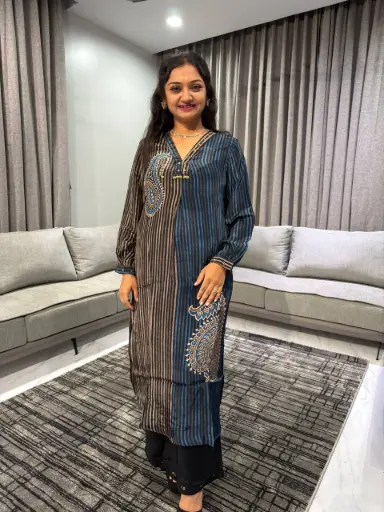 Midnight Paisley Muslin Kurta Set