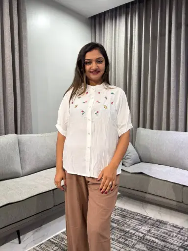 [2476] Classic White Embroidered Soft Linen Top