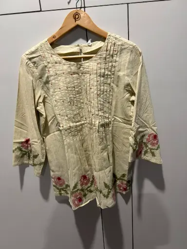 [2539] Ivory Bloom Mull Mull Cotton Top