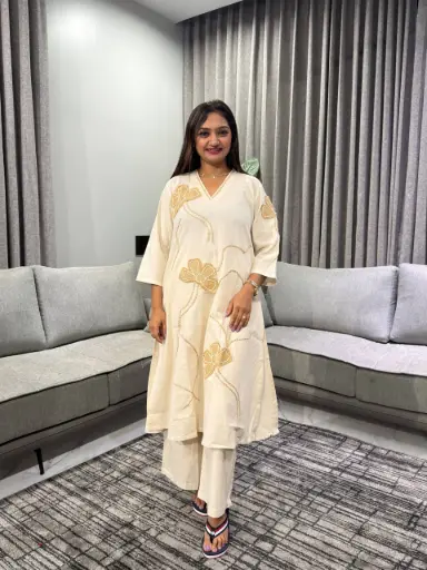 [2704] Premium Ivory Floral Embroidered Flex Cotton Kurta Set