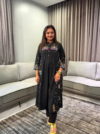 [2869] Black Floral Embroidered Pintuck Cotton Kurta Set