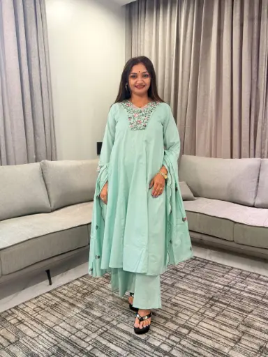 [3165] Mint Bloom Floral Embroidered Pure Cotton 3-Piece Kurta Set